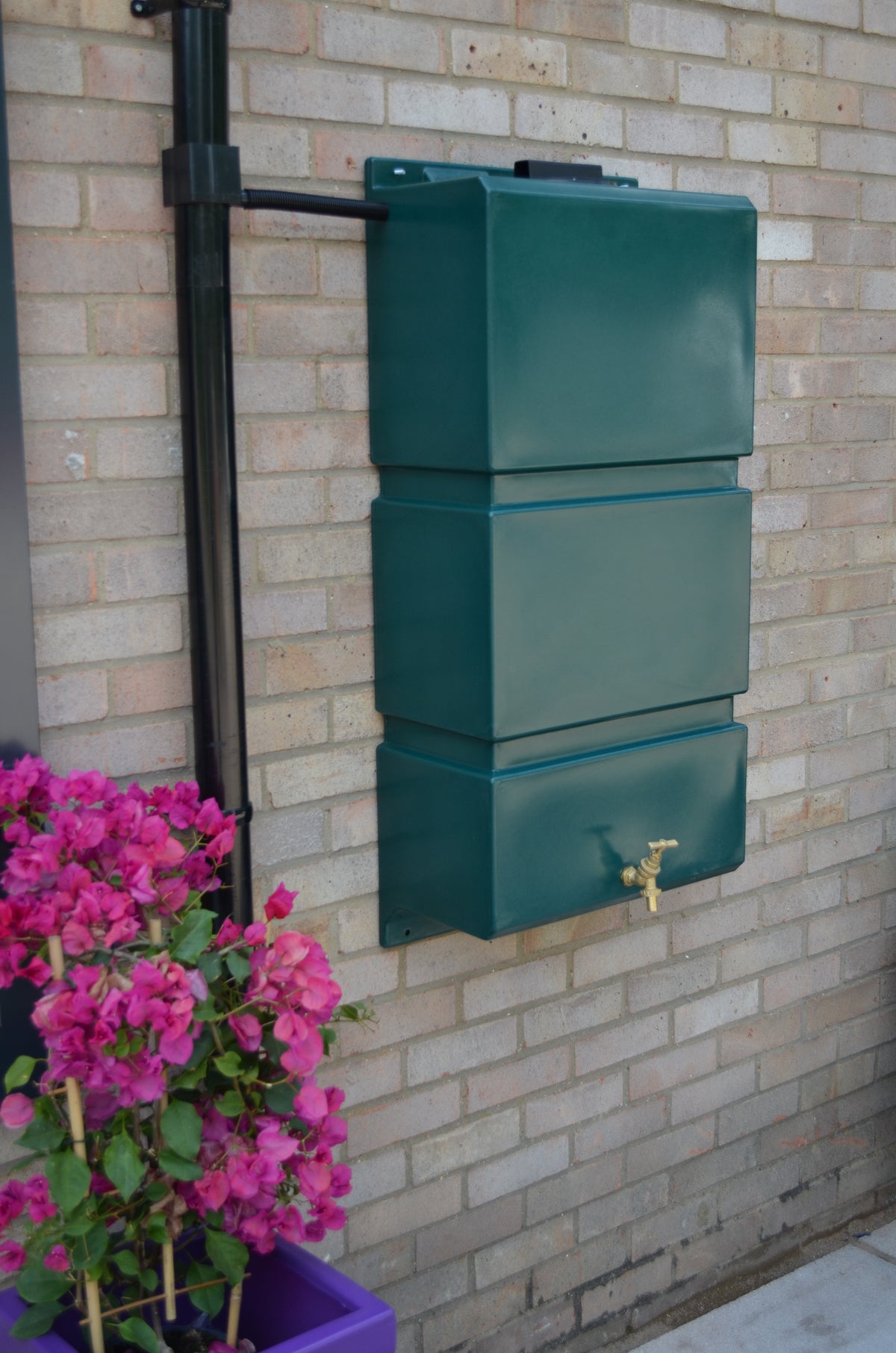 100 Litre Wall Mounted Water Butts - Green